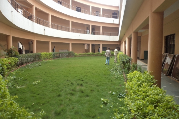 https://cache.careers360.mobi/media/colleges/social-media/media-gallery/23561/2019/1/5/Campus-View of PDEAs Anantrao Pawar College Pirangut_Campus-View.jpg